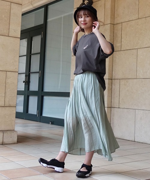 anown（アノン）の「オーバーサイズ 花刺繍 バックイラストプリント 半袖カットソー Tシャツ【イラストレーターden×anown 限定コラボ】（Tシャツ/カットソー・レディース・ベージュ/オフホワイト/チャコール・FREE）」の15枚目の写真