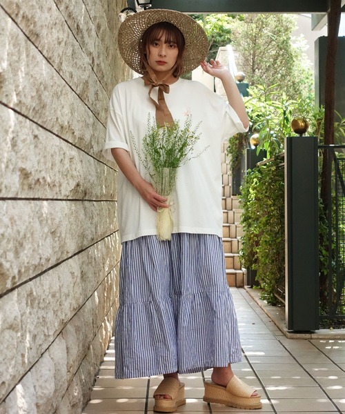 anown（アノン）の「オーバーサイズ 花刺繍 バックイラストプリント 半袖カットソー Tシャツ【イラストレーターden×anown 限定コラボ】（Tシャツ/カットソー・レディース・ベージュ/オフホワイト/チャコール・FREE）」の9枚目の写真