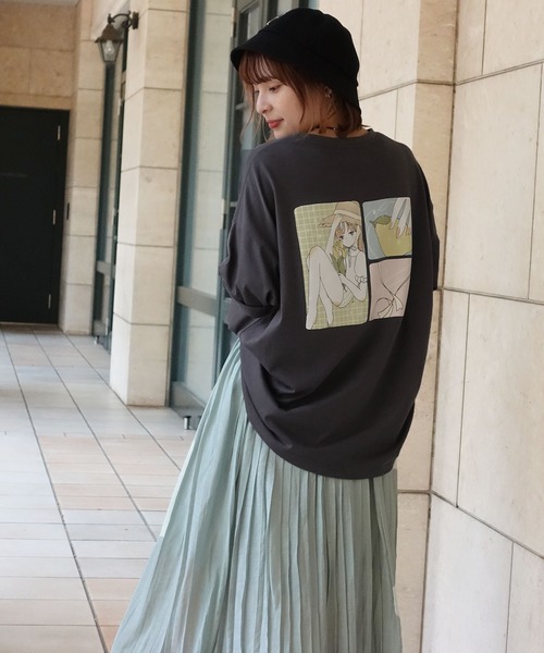 anown（アノン）の「オーバーサイズ 花刺繍 バックイラストプリント 半袖カットソー Tシャツ【イラストレーターden×anown 限定コラボ】（Tシャツ/カットソー・レディース・ベージュ/オフホワイト/チャコール・FREE）」の5枚目の写真
