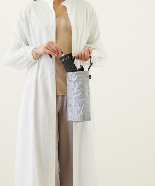 ROOTOTE(ルートート)の「ルートート / 折り畳み傘用トート SN.CASA.オリ-A(折りたたみ傘・レディース・ホワイト/ブラック/シルバー/イエロー/オレンジ/ブルー/クリアブラック・FREE)」の1枚目の写真