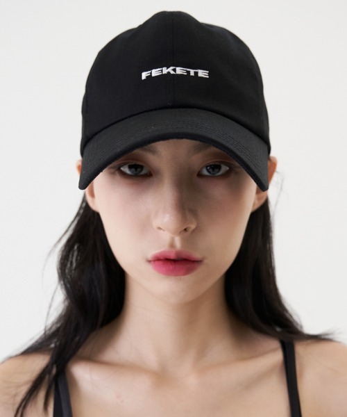 FEKETE（フェケテ）の「FEKETE MADE LOGO CAP（キャップ・メンズ・ホワイト/ブラック・FREE）」の2枚目の写真
