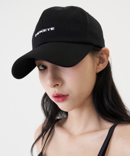 FEKETE（フェケテ）の「FEKETE MADE LOGO CAP（キャップ・メンズ・ホワイト/ブラック・FREE）」の4枚目の写真