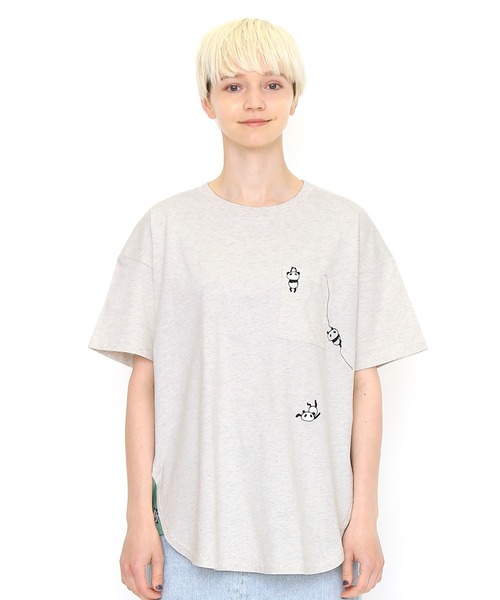 Design Tshirts Store graniph（デザイン　ティーシャツ　ストア　グラニフ）の「プレイングパンダ｜サイドガゼットパターンTシャツ（Tシャツ/カットソー・メンズ・ベージュ系その他・LARGE/MEDIUM/SMALL）」の6枚目の写真