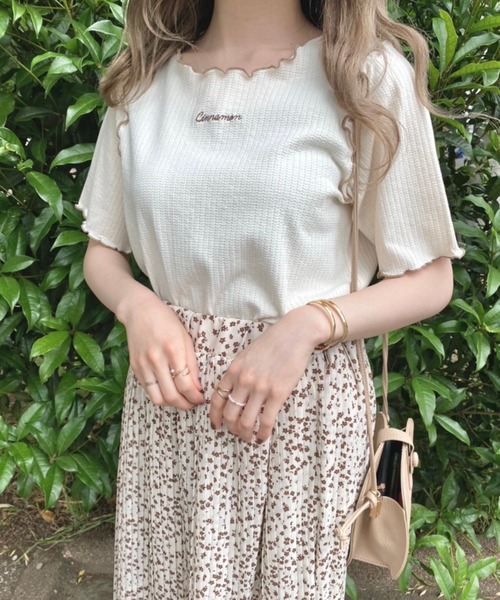 nemne store(ネンネストア)の「風に揺られるメロウ入りテレコ刺繍プルオーバー(Tシャツ/カットソー・レディース・オフホワイト/アイボリー/モカ・フリー)」の2枚目の写真