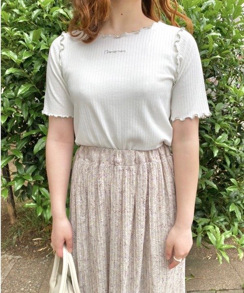 nemne store(ネンネストア)の「風に揺られるメロウ入りテレコ刺繍プルオーバー(Tシャツ/カットソー・レディース・オフホワイト/アイボリー/モカ・フリー)」の11枚目の写真