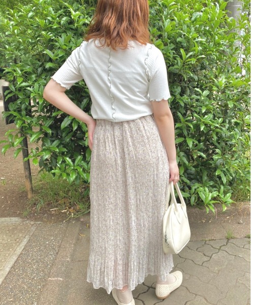 nemne store(ネンネストア)の「風に揺られるメロウ入りテレコ刺繍プルオーバー(Tシャツ/カットソー・レディース・オフホワイト/アイボリー/モカ・フリー)」の14枚目の写真