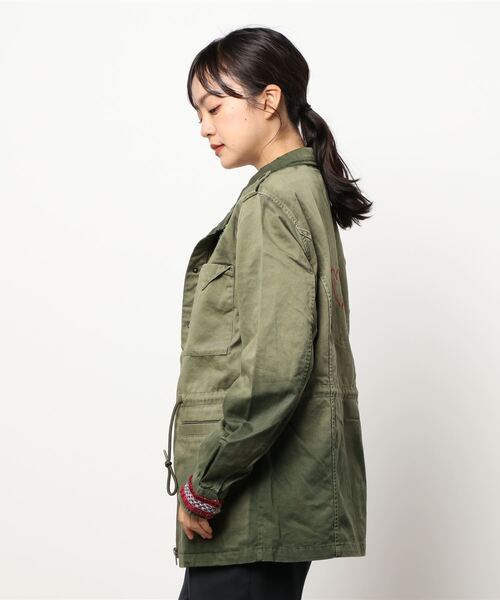 Desigual(デシグアル)の「蝶々刺繍 ミリタリーモッズジャケット(パーカー・レディース・グリーン・2L/S/M/L)」の3枚目の写真