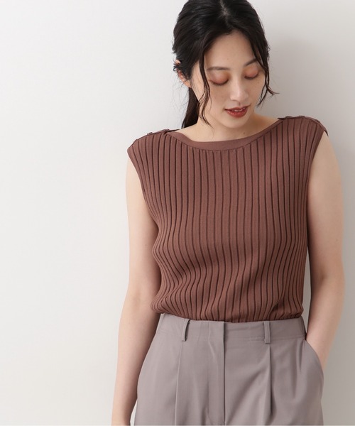 NATURAL BEAUTY BASIC（ナチュラルビューティーベーシック）の「ショルダー釦リブニット（ニット/セーター・レディース・ブラウン/ラベンダー/ネイビー・MEDIUM）」の2枚目の写真