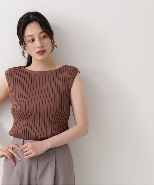 NATURAL BEAUTY BASIC（ナチュラルビューティーベーシック）の「ショルダー釦リブニット（ニット/セーター・レディース・ブラウン/ラベンダー/ネイビー・MEDIUM）」の6枚目の写真