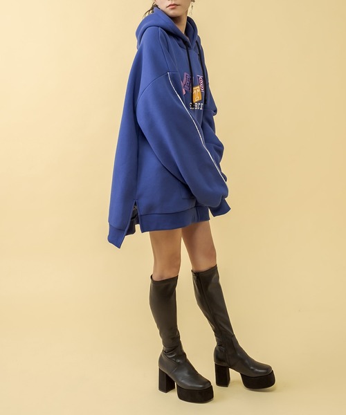 RASVOA（ラスボア）の「パイピングBIGパーカーワンピース（ワンピース・レディース・ブラック/オフホワイト/ブルー・FREE）」の5枚目の写真