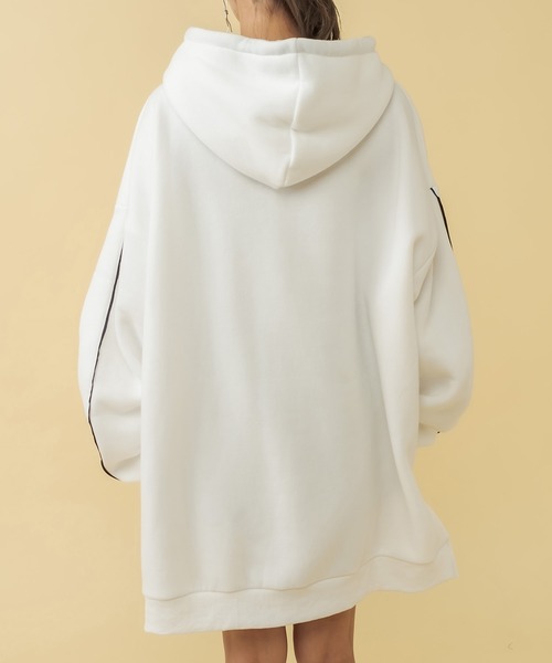 RASVOA（ラスボア）の「パイピングBIGパーカーワンピース（ワンピース・レディース・ブラック/オフホワイト/ブルー・FREE）」の18枚目の写真