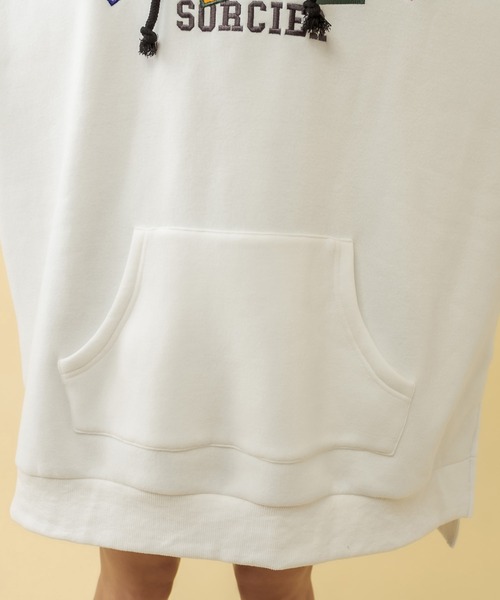 RASVOA（ラスボア）の「パイピングBIGパーカーワンピース（ワンピース・レディース・ブラック/オフホワイト/ブルー・FREE）」の9枚目の写真