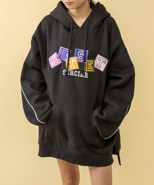 RASVOA（ラスボア）の「パイピングBIGパーカーワンピース（ワンピース・レディース・ブラック/オフホワイト/ブルー・FREE）」の4枚目の写真