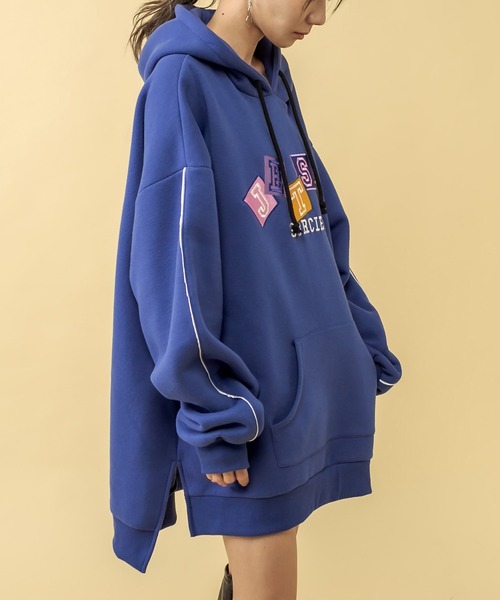 RASVOA（ラスボア）の「パイピングBIGパーカーワンピース（ワンピース・レディース・ブラック/オフホワイト/ブルー・FREE）」の11枚目の写真