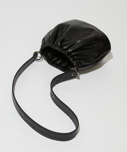 SAMO ONDOH(セイモオンド)の「【SAMO ONDOH】EGG BAG S LAMBSKIN / セイモオンド 巾着 エッグバッグ S ラムスキン(ショルダーバッグ・レディース・ブラック/クリーム/キャメル・FREE)」の12枚目の写真