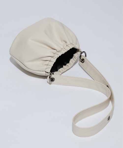 SAMO ONDOH(セイモオンド)の「【SAMO ONDOH】EGG BAG S LAMBSKIN / セイモオンド 巾着 エッグバッグ S ラムスキン(ショルダーバッグ・レディース・ブラック/クリーム/キャメル・FREE)」の10枚目の写真