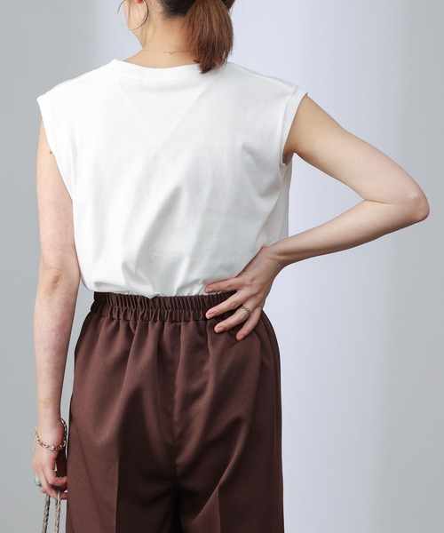 COLONY 2139(コロニートゥーワンスリーナイン)の「【ULTRA HYBRID】USAコットンノースリーブTシャツ(Tシャツ/カットソー・レディース・チャコールグレー/オフホワイト/サックスブルー・LARGE/SMALL/MEDIUM)」の16枚目の写真