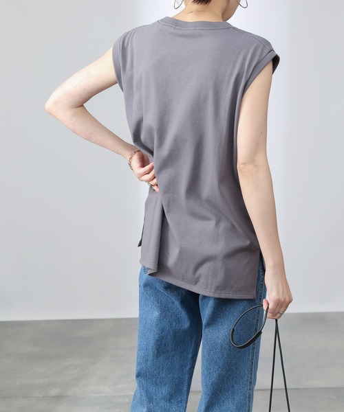 COLONY 2139(コロニートゥーワンスリーナイン)の「【ULTRA HYBRID】USAコットンノースリーブTシャツ(Tシャツ/カットソー・レディース・チャコールグレー/オフホワイト/サックスブルー・LARGE/SMALL/MEDIUM)」の7枚目の写真