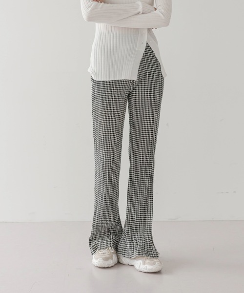 UNE MANSION(ユヌマンション)の「ハウンズトゥースプリーツパンツ(スラックス・レディース・ブラック/イエロー・FREE)」の13枚目の写真