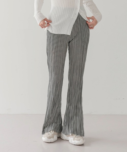 UNE MANSION(ユヌマンション)の「ハウンズトゥースプリーツパンツ(スラックス・レディース・ブラック/イエロー・FREE)」の19枚目の写真