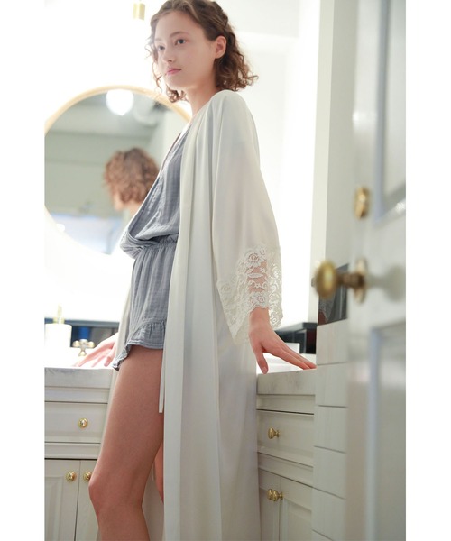 Priv. Spoons Club（プライベートスプーンズクラブ）の「シルクレースロングガウン（カーディガン/ボレロ・レディース・ネイビー/ホワイト・FREE）」の2枚目の写真