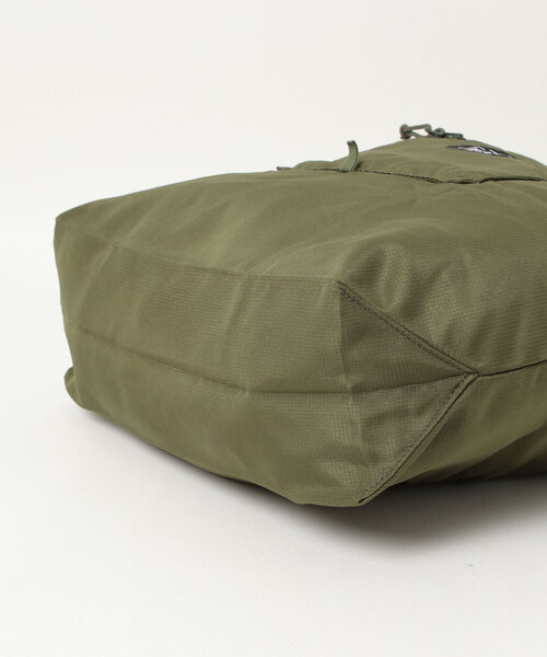 NEW ERA（ニューエラ）の「【NEW ERA】エコトートバッグ 22L パッカブル（エコバッグ/サブバッグ・メンズ・ブラック/アイボリー/オリーブ・ONESIZE）」の6枚目の写真