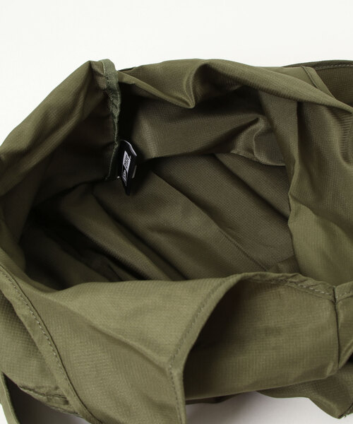 NEW ERA（ニューエラ）の「【NEW ERA】エコトートバッグ 22L パッカブル（エコバッグ/サブバッグ・メンズ・ブラック/アイボリー/オリーブ・ONESIZE）」の7枚目の写真