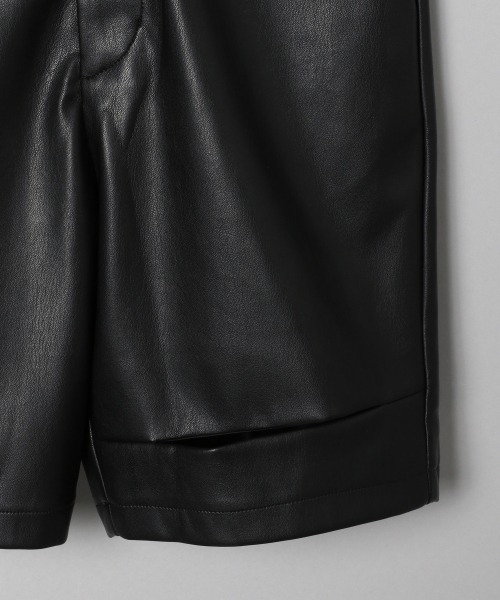 JEANASIS（ジーナシス）の「ビーガンレザースリットショートパンツ/239821（その他パンツ）」 WEAR