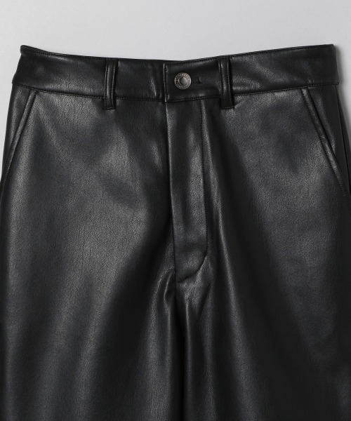 JEANASIS（ジーナシス）の「ビーガンレザースリットショートパンツ/239821（その他パンツ・レディース・ブラック/グレイッシュベージュ/アイボリー・FREE）」の9枚目の写真