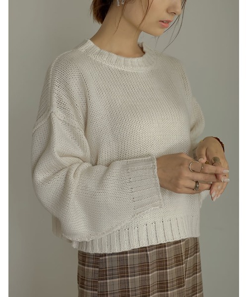 Re:EDIT(リエディ)の「アウトリンキングクロップドニットプルオーバー(ニット/セーター・レディース・ブラック/ブラウン/ピンク/グリーン/アイボリー・MEDIUM/LARGE)」の2枚目の写真