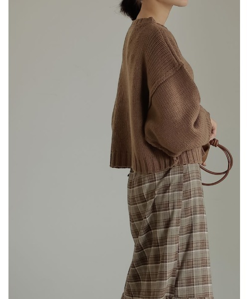 Re:EDIT(リエディ)の「アウトリンキングクロップドニットプルオーバー(ニット/セーター・レディース・ブラック/ブラウン/ピンク/グリーン/アイボリー・MEDIUM/LARGE)」の12枚目の写真