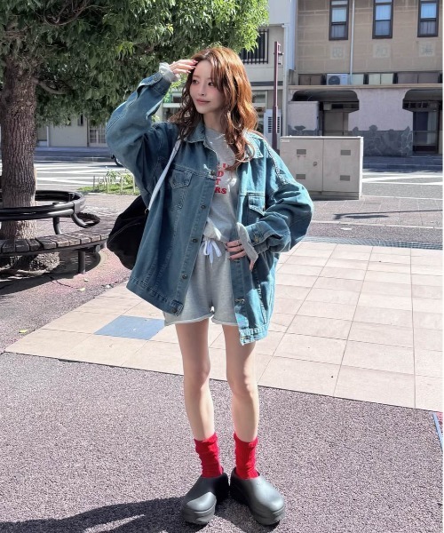 SUGAR BISKET(シュガービスケット)の「ビックシルエットデニムジャケット/ロングシーズン対応可能/体型カバー(デニムジャケット・レディース・ブラック/ブルー/ブルー系・フリー)」の18枚目の写真