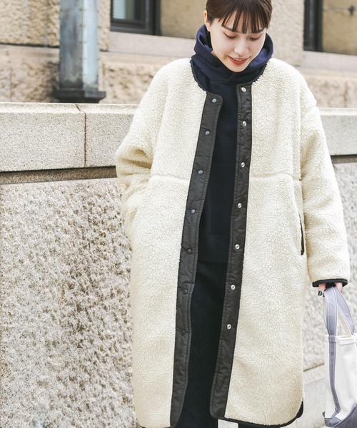 FORK&SPOON（フォークアンドスプーン）の「FORK&SPOON　リバーシブルボアロングコート（ノーカラージャケット・レディース・ホワイト系その他/ブルー系その他・ONE）」の2枚目の写真