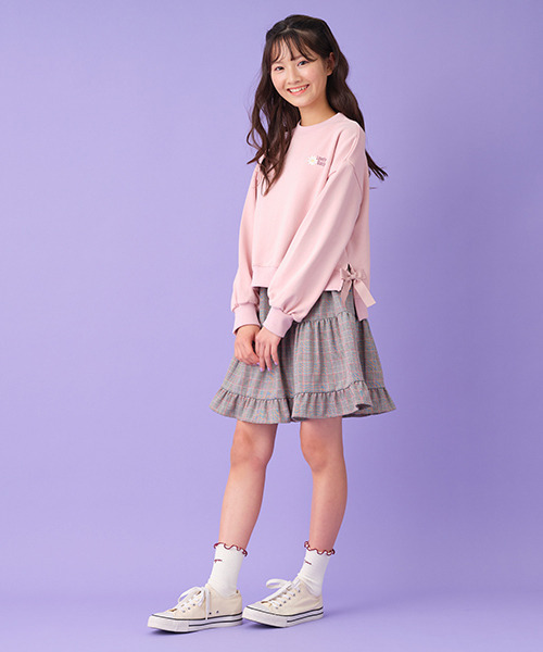 Lindsay（リンジィ）の「サイドリボン胸刺しゅうアソートトレーナー（スウェット・キッズ・モカ/アイボリー/ピンク/ブルーグレー・L/M/S）」の17枚目の写真