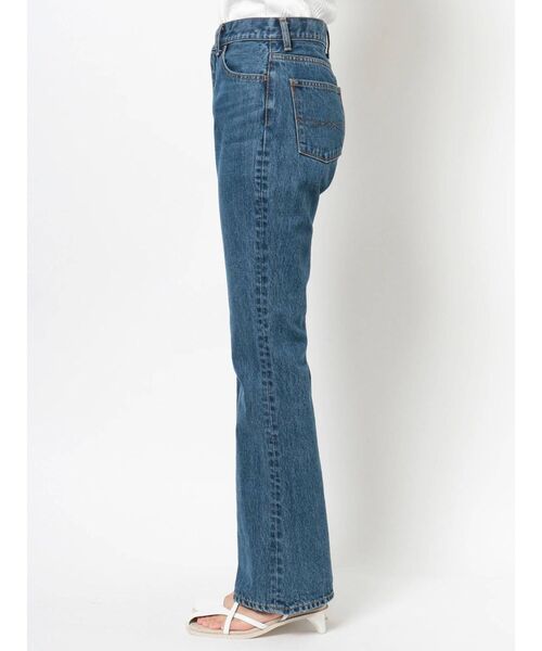Ungrid（アングリッド）の「ハイウエストスリムフレアデニム（デニムパンツ・レディース・インディゴブルー・24inch/25inch/26inch）」の16枚目の写真