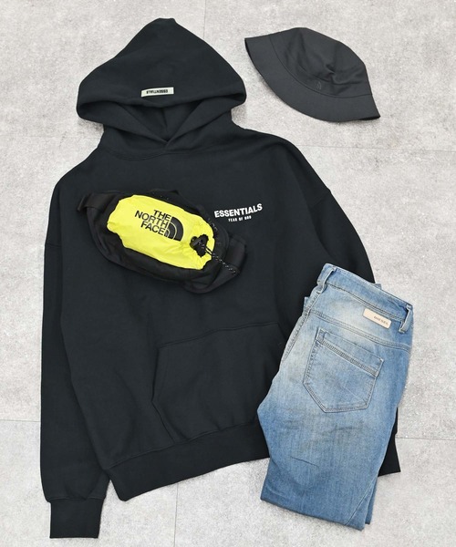 FOG ESSENTIALS(エフオージーエッセンシャルズ)の「FOG ESSENTIALS エフオージー エッセンシャルズ バックフォトプリント プルパーカー(パーカー・メンズ・ブラック/ホワイト・M/XL/L)」の15枚目の写真