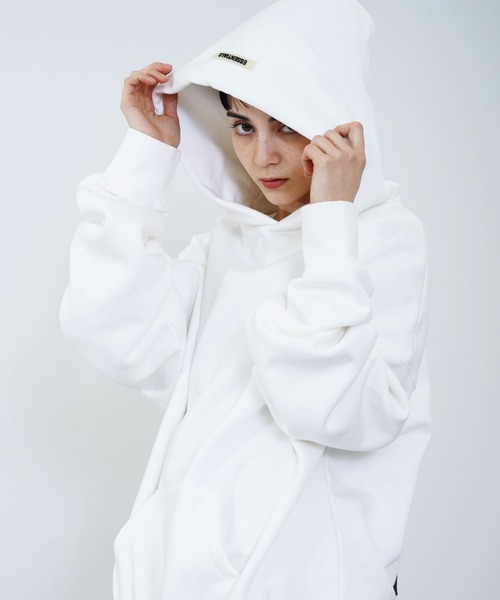 FOG ESSENTIALS(エフオージーエッセンシャルズ)の「FOG ESSENTIALS エフオージー エッセンシャルズ バックフォトプリント プルパーカー(パーカー・メンズ・ブラック/ホワイト・M/XL/L)」の6枚目の写真