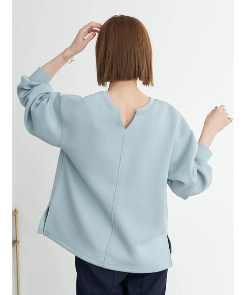 earth music&ecology（アースミュージックアンドエコロジー）の「ダンボールバックスリットネックプルオーバー＊（スウェット・レディース・チャコールグレー/サックスブルー/ピンク/グレイッシュベージュ・FREE）」の15枚目の写真