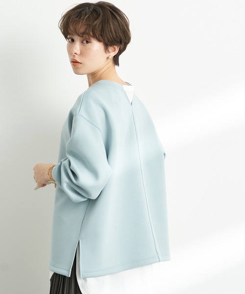 earth music&ecology（アースミュージックアンドエコロジー）の「ダンボールバックスリットネックプルオーバー＊（スウェット・レディース・チャコールグレー/サックスブルー/ピンク/グレイッシュベージュ・FREE）」の3枚目の写真