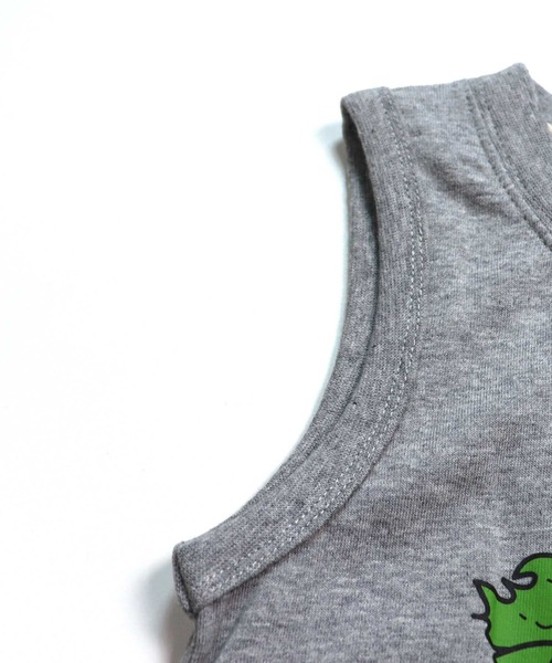 FRUIT OF THE LOOM（フルーツオブザルーム）の「FRUIT OF THE LOOM/フルーツオブザルーム　プリントタンクトップ　キッズ（タンクトップ・キッズ・ホワイト/ブラック/グレー・S/M/L）」の7枚目の写真