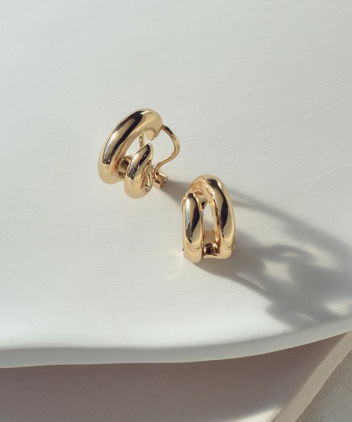 GOLDY（ゴールディ）の「クロウ シェイプ メタル イヤリング（イヤリング・レディース・ゴールド/シルバー・FREE）」の2枚目の写真
