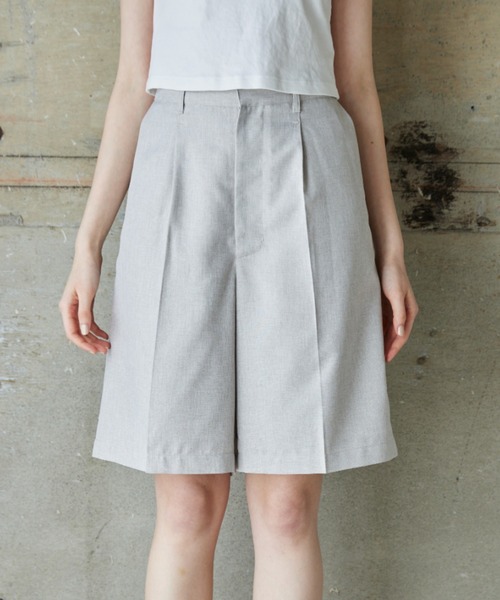 flaner（フラネ）の「Loose linen like half pants/ルーズリネンライクハーフパンツ（その他パンツ・レディース・カーキ/ナチュラル・SMALL/MEDIUM/LARGE）」の2枚目の写真