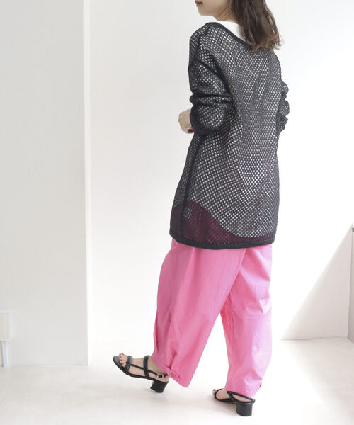 fredy emue（フレディエミュ）の「メッシュチュニックプルオーバーニット（ニット/セーター・レディース・キナリ/チャコールグレー/グリーン・38）」の10枚目の写真