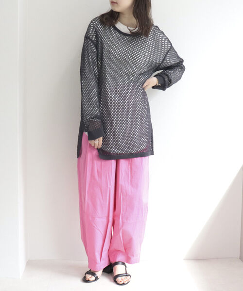 fredy emue（フレディエミュ）の「メッシュチュニックプルオーバーニット（ニット/セーター・レディース・キナリ/チャコールグレー/グリーン・38）」の11枚目の写真