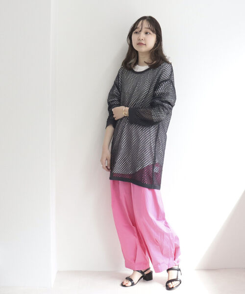 fredy emue（フレディエミュ）の「メッシュチュニックプルオーバーニット（ニット/セーター・レディース・キナリ/チャコールグレー/グリーン・38）」の13枚目の写真