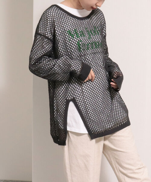 fredy emue（フレディエミュ）の「メッシュチュニックプルオーバーニット（ニット/セーター・レディース・キナリ/チャコールグレー/グリーン・38）」の22枚目の写真