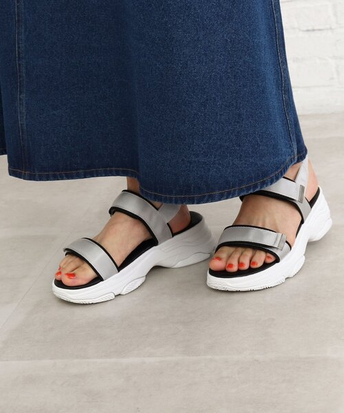 SHOO・LA・RUE（シューラルー）の「◆厚底スポサン（サンダル・レディース・ライトグレー/ブラック/ライトベージュ・35/45）」の4枚目の写真