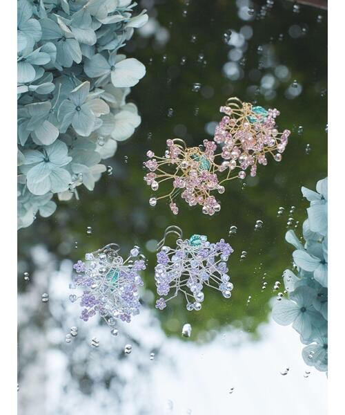 Maison de FLEUR（メゾンドフルール）の「アジサイビーズピアス（ピアス（両耳用）・レディース・ピンク/ブルー・FREE）」の3枚目の写真