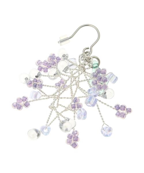 Maison de FLEUR（メゾンドフルール）の「アジサイビーズピアス（ピアス（両耳用）・レディース・ピンク/ブルー・FREE）」の4枚目の写真