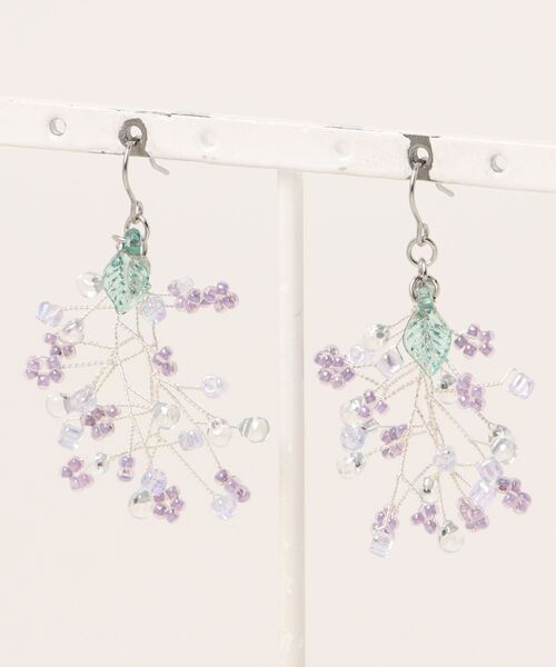 Maison de FLEUR（メゾンドフルール）の「アジサイビーズピアス（ピアス（両耳用）・レディース・ピンク/ブルー・FREE）」の6枚目の写真